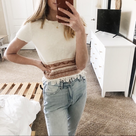 Madewell Tops - Madewell frayed hem cropped sweater tee